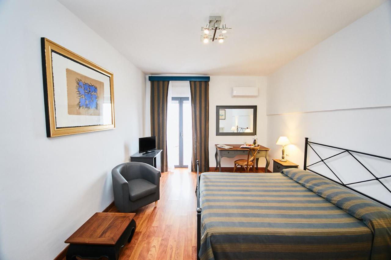 מונטאלטו די קסטרו Hotel Enterprise מראה חיצוני תמונה