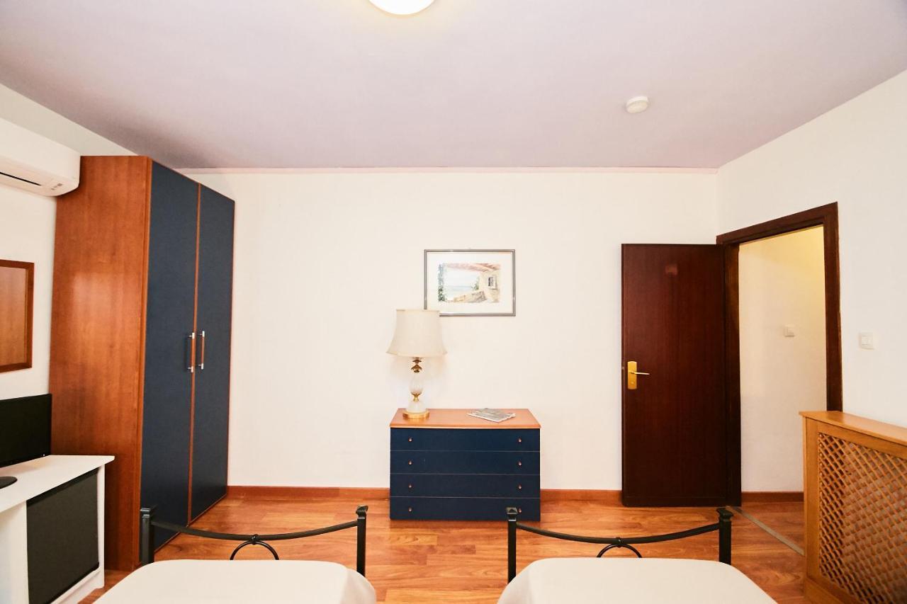 מונטאלטו די קסטרו Hotel Enterprise מראה חיצוני תמונה