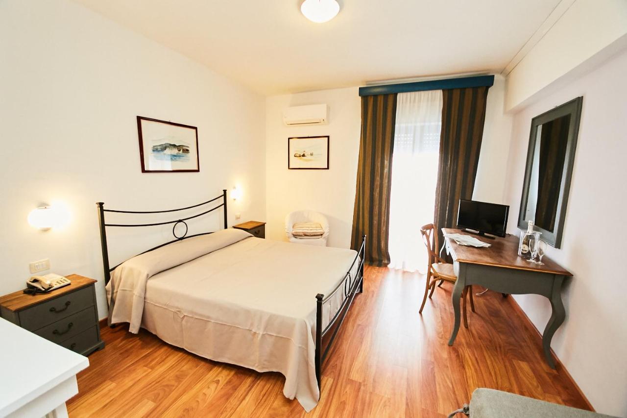 מונטאלטו די קסטרו Hotel Enterprise מראה חיצוני תמונה